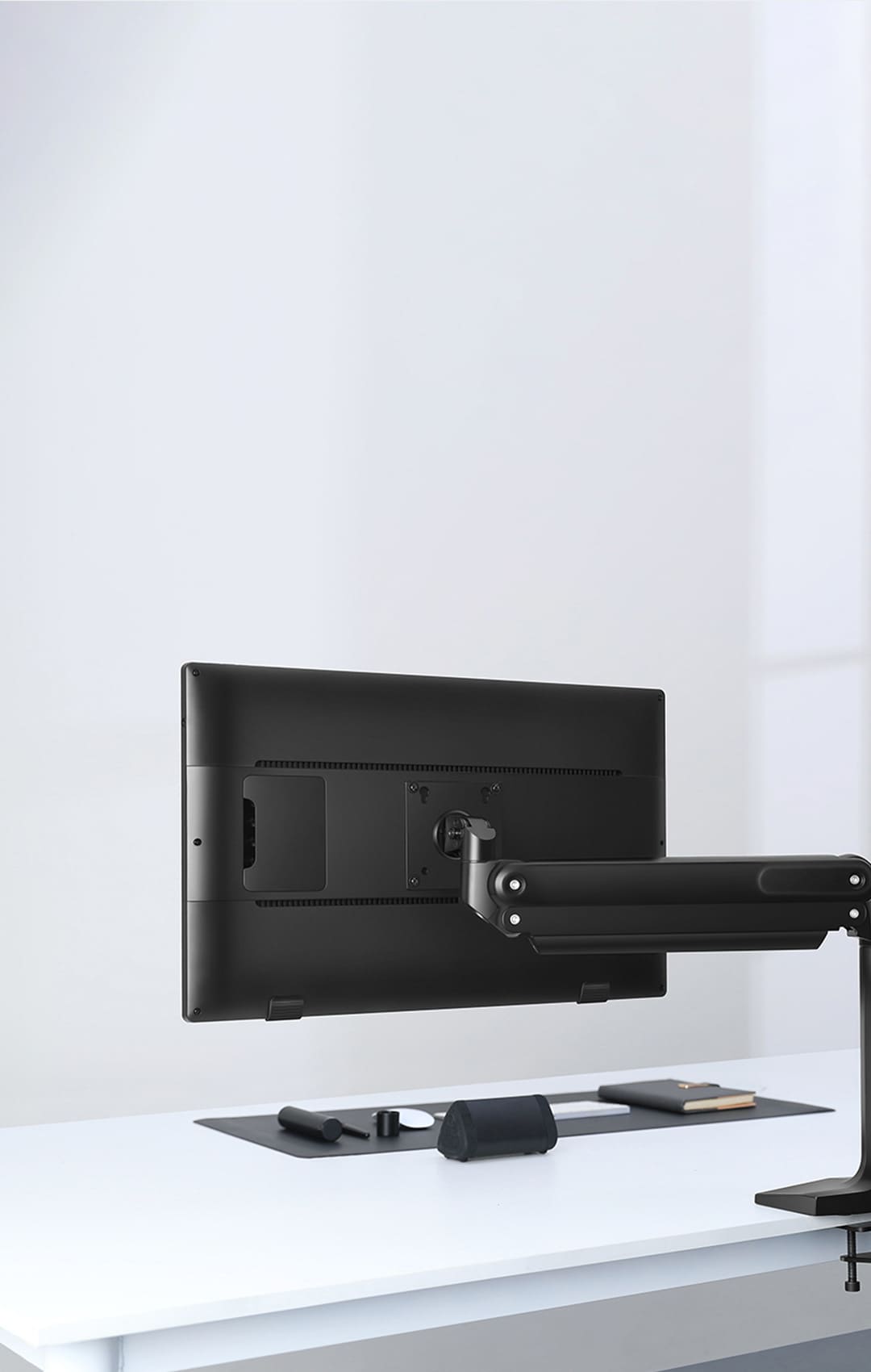 Note: The mount is not included in the package.